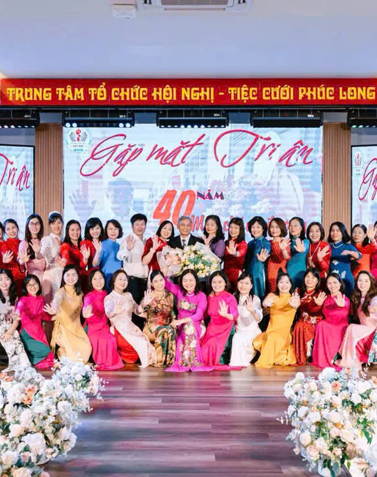 Tiệc thôi nôi sinh nhật
